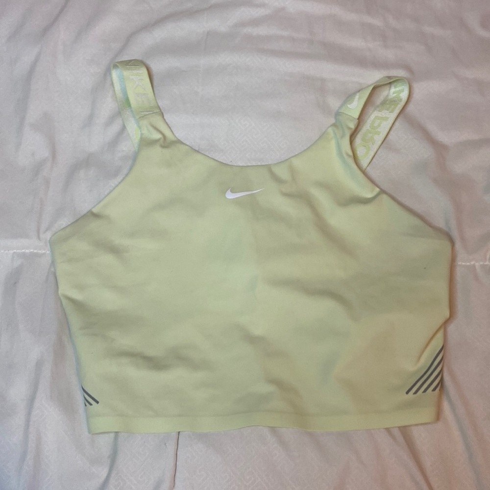 Nike Pro sports bra/top. Never worn (I lost the tag)